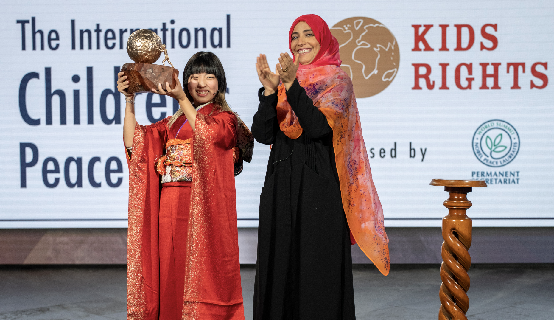 17-jarige Rena Kawasaki wint 18e Internationale Vredesprijs