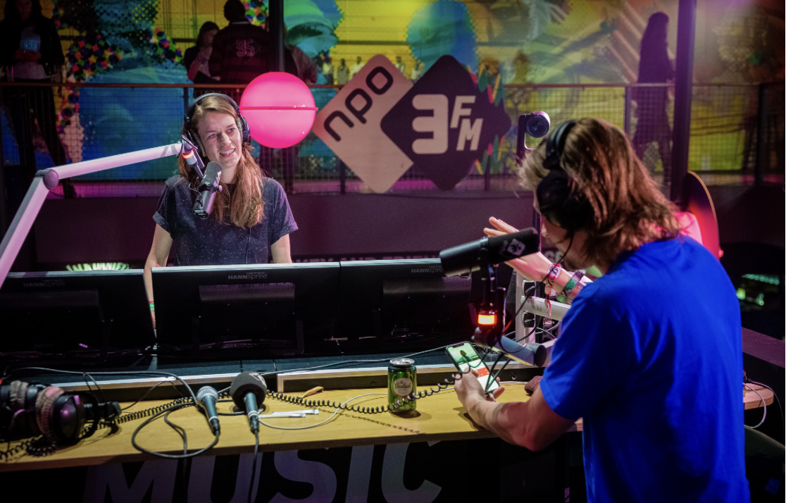 NPO 3FM presenteert talkshow Nieuw Nederlands Peil tijdens Noorderslag