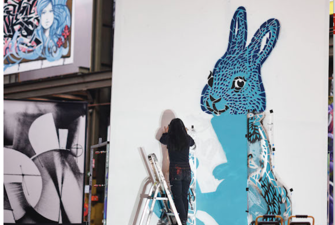 Street art legend Lady Aiko maakt kunstwerk in STRAAT Museum