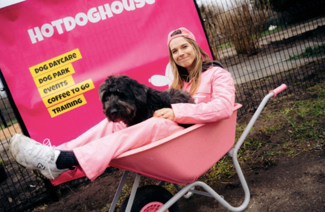 Hotdoghouse, de eerste hangout voor alle stadse honden, van start