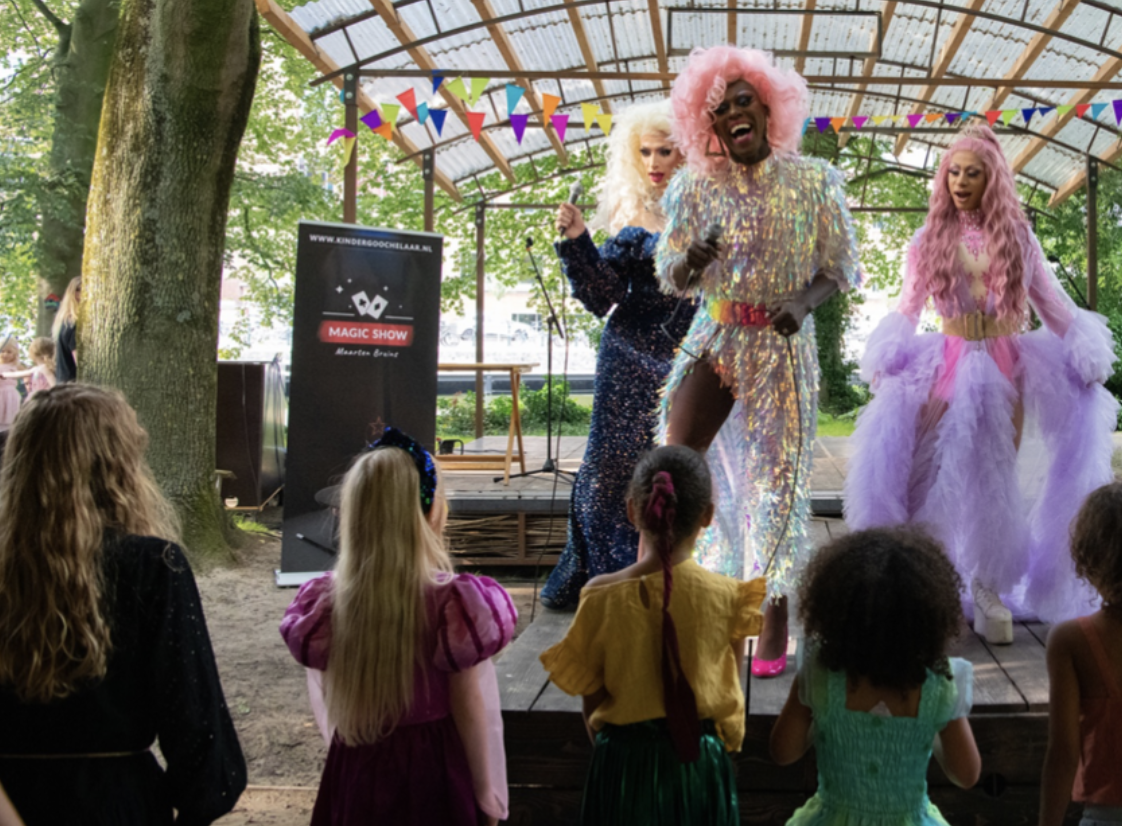 Nederlandse drag queens organiseren voorleesmiddag voor kinderen