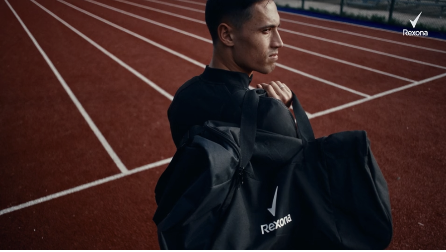 Rexona lanceert Benelux campagne ‘Bring the Heat’ met voetballers Reijnders en Doku