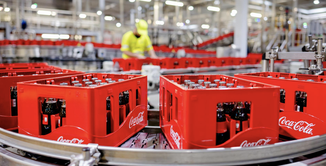 Iconische rode Coca-Cola kratten in Nederland nu gemaakt van 97% gerecycled plastic 
