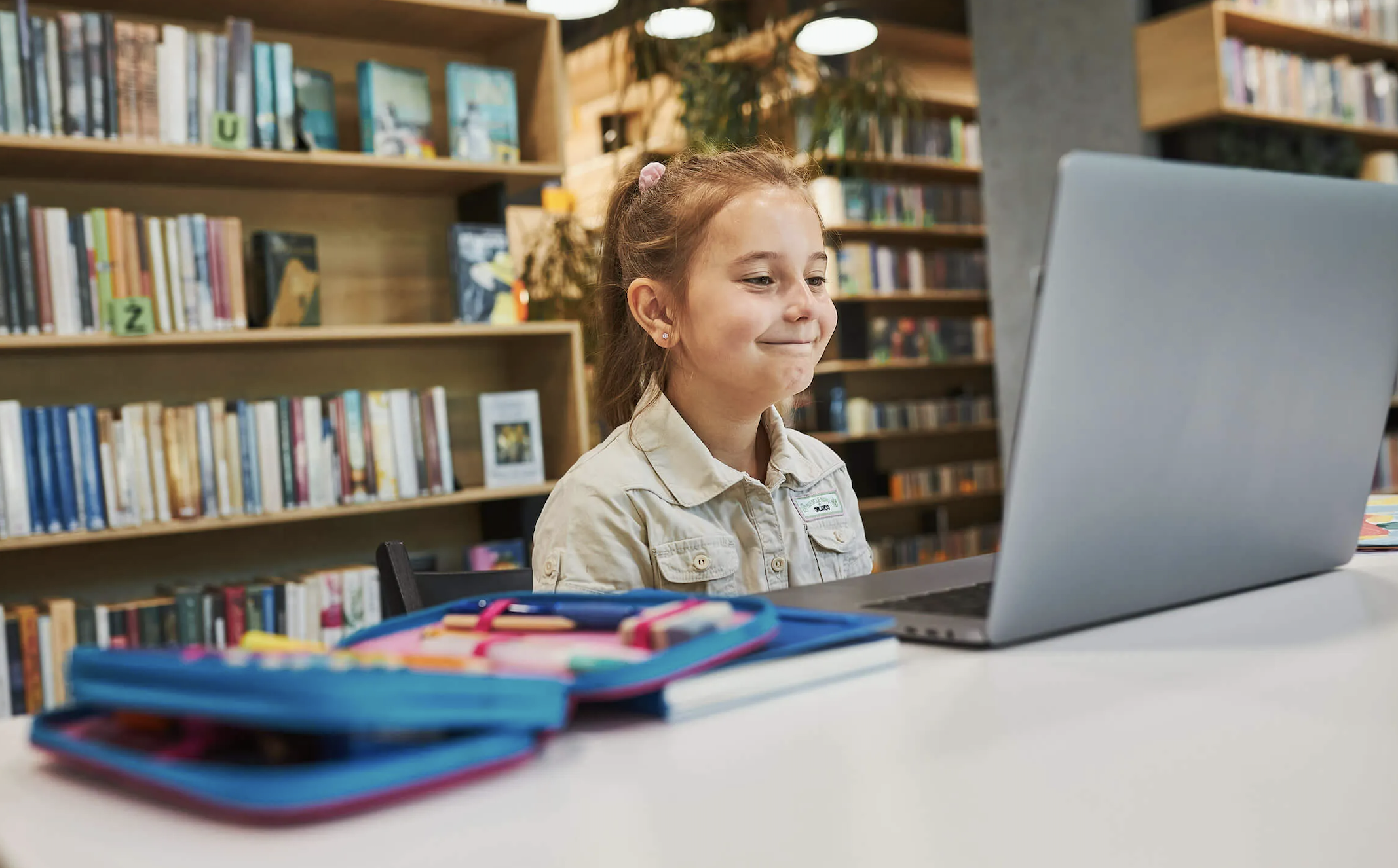 Aces Direct en Stichting Digidromen helpen kinderen met opgeknapte laptops