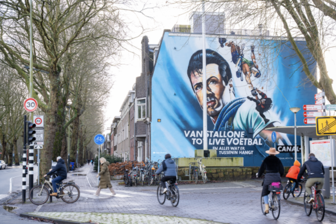 CANAL+ kleurt straatbeeld met graffiiti-kunstwerk