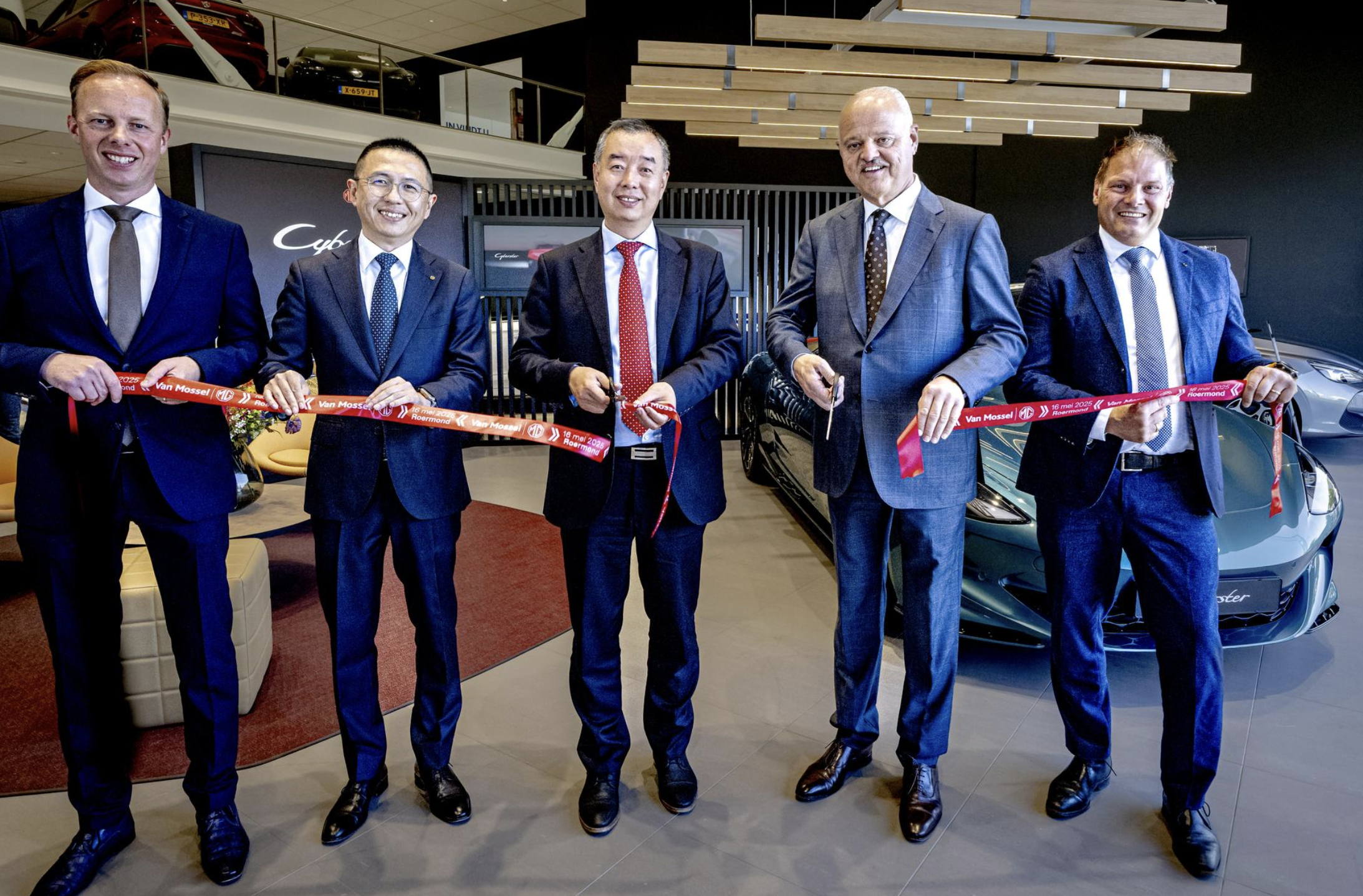 Grootste MG brandstore van Europa geopend in Roermond