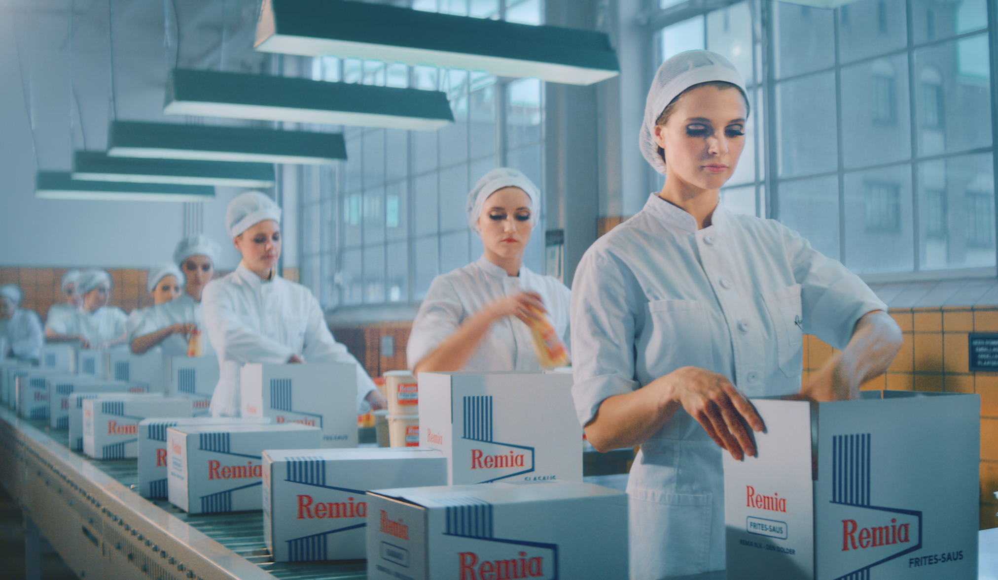100-jarige Remia maakt trip down memory lane in nieuwe reclame