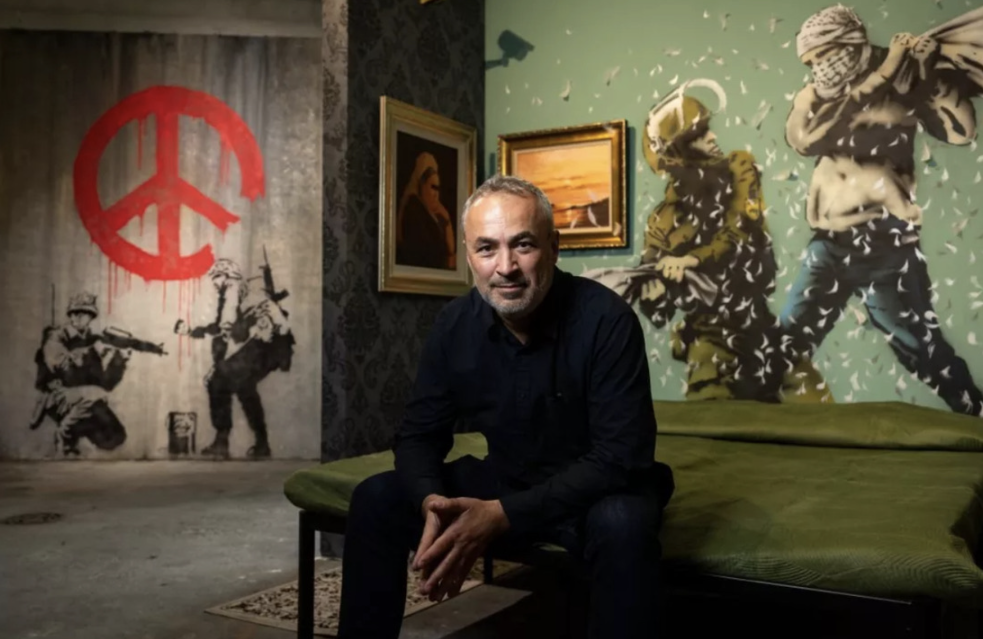 Appen met Hazis Vardar, founder van het Banksy Museum Amsterdam
