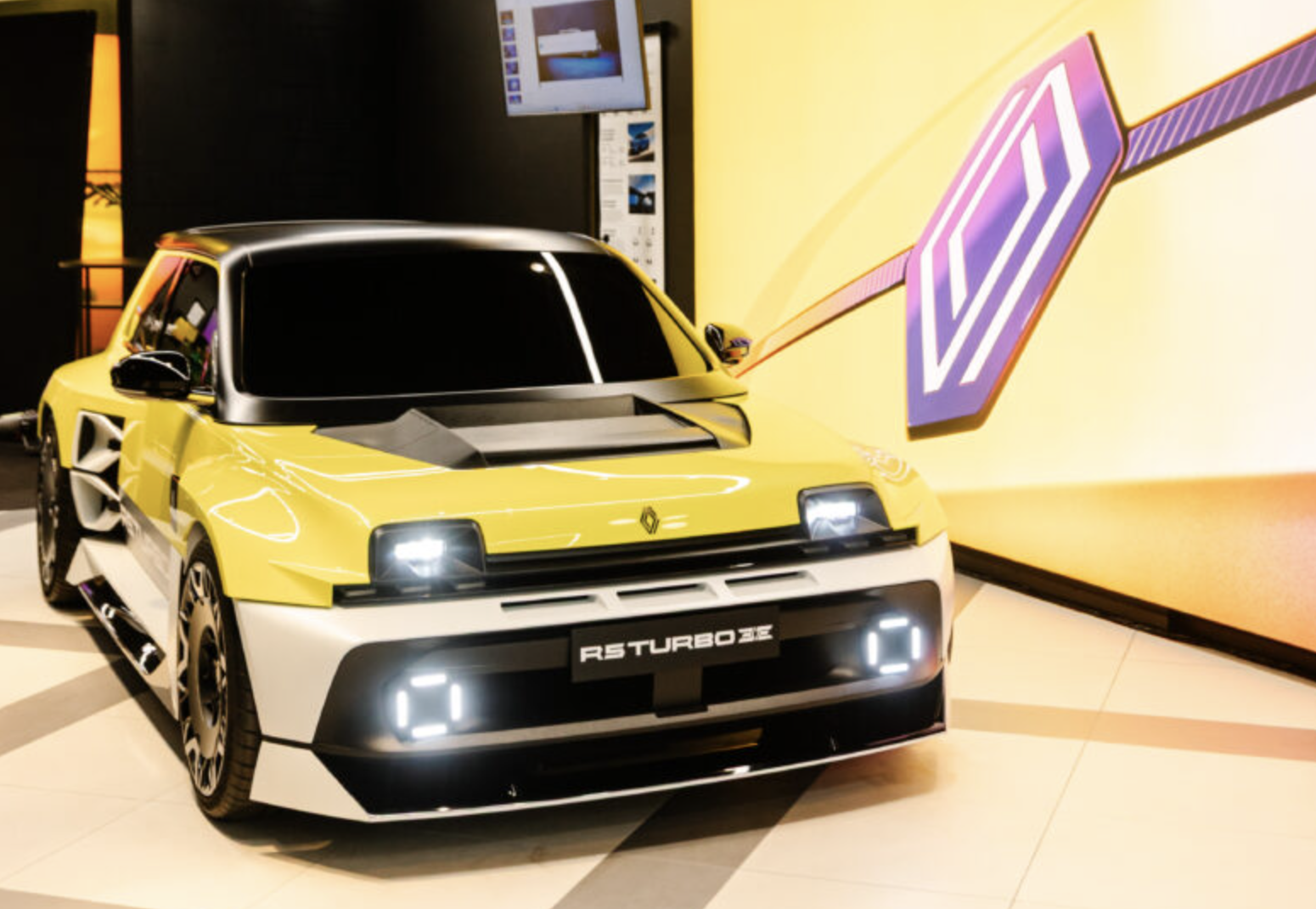 Renault 5 Turbo 3E exclusief te bewonderen in Rotterdam