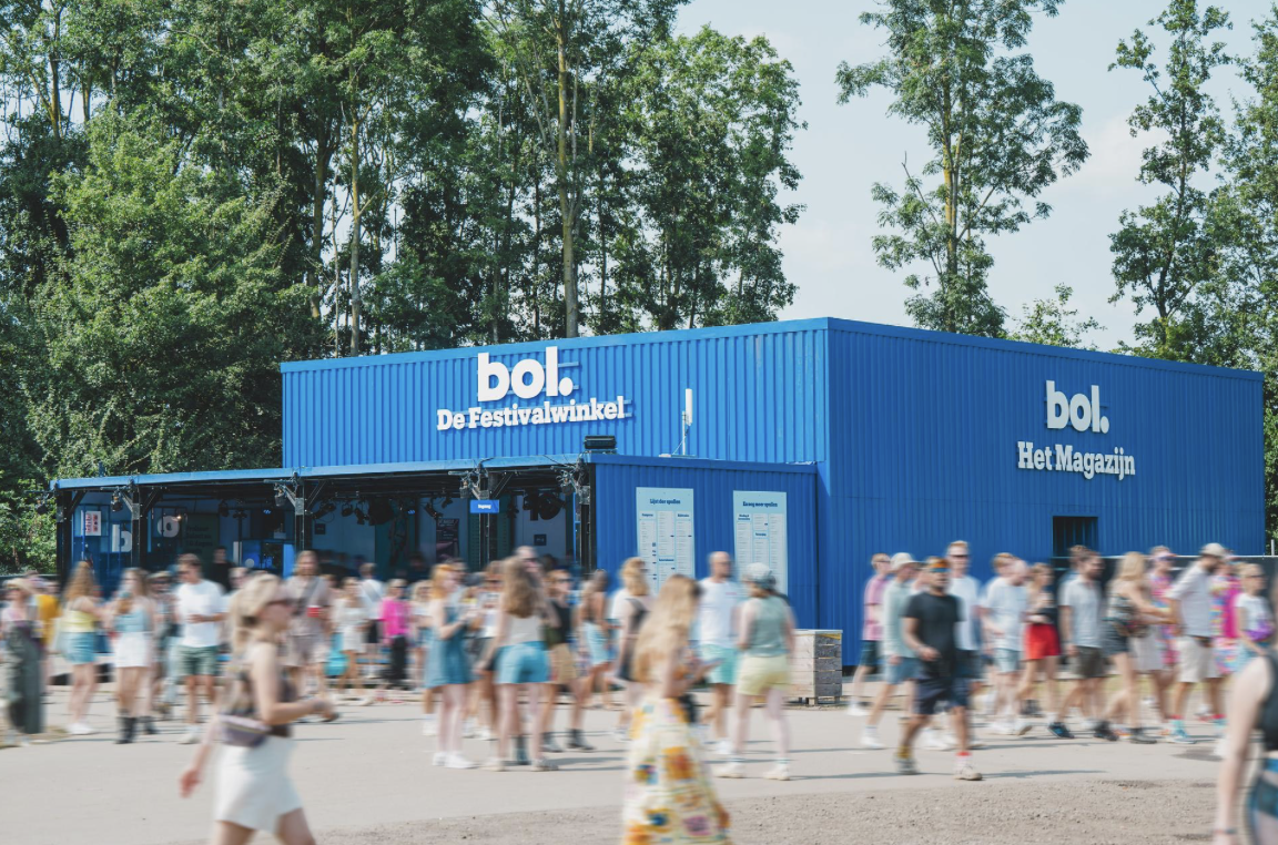 Bol helpt festivalgangers online en op locatie