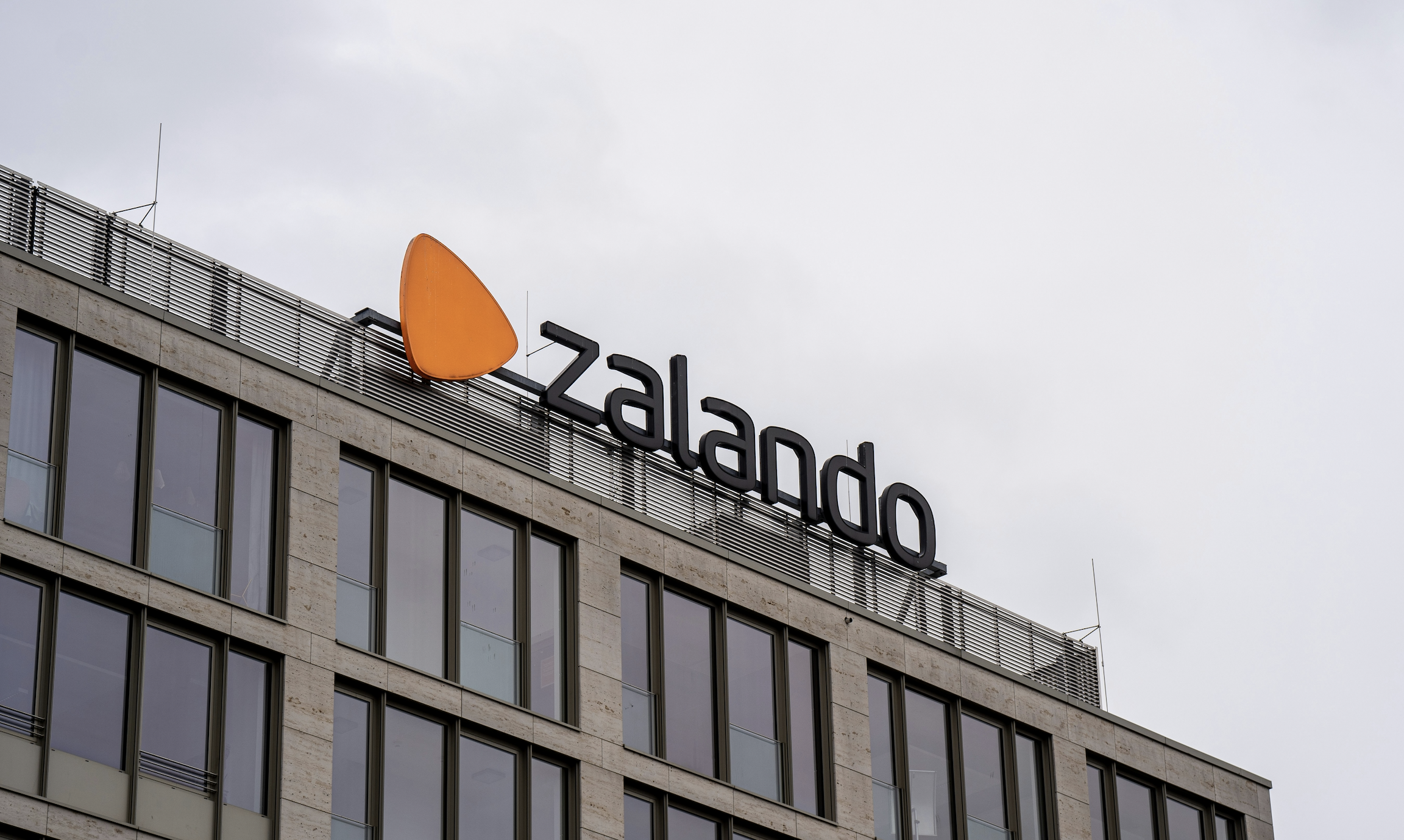 Zalando boekt stevige groei in tweede kwartaal en lanceert AI-gedreven Feed