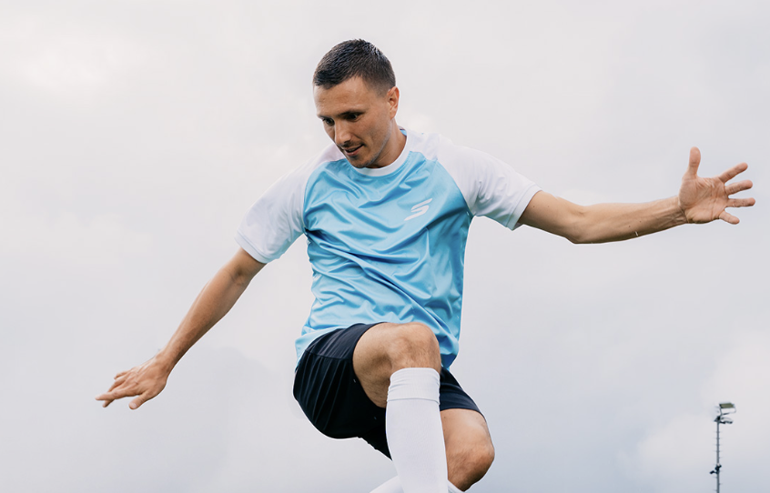 Steven Berghuis eerste Nederlandse voetbalambassadeur Skechers