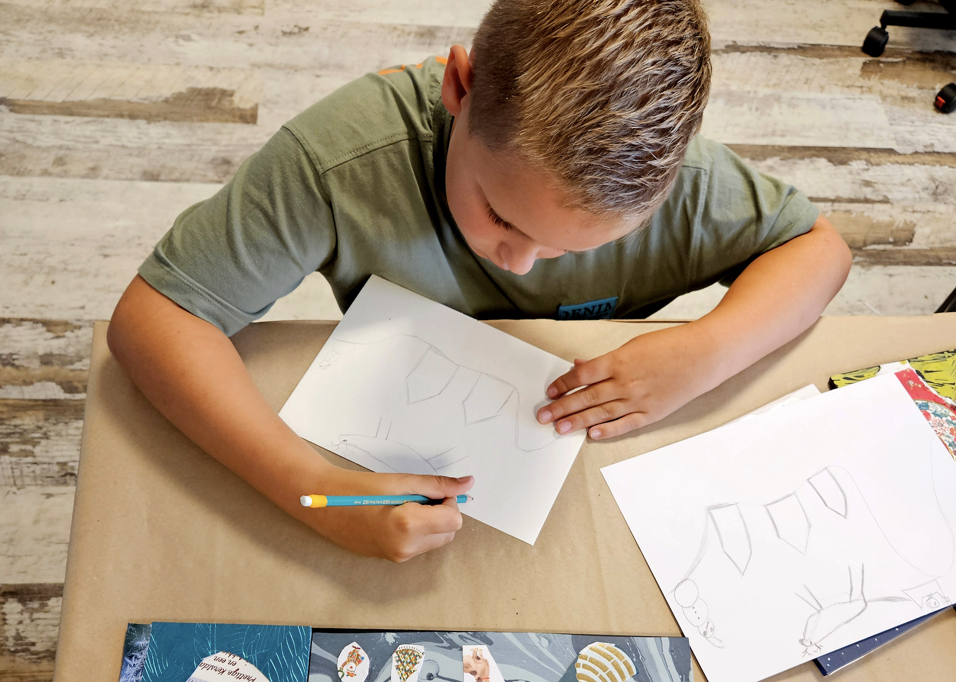 Kinderen en Hallmark ontwerpen feestdagkaarten voor Kinderpostzegels