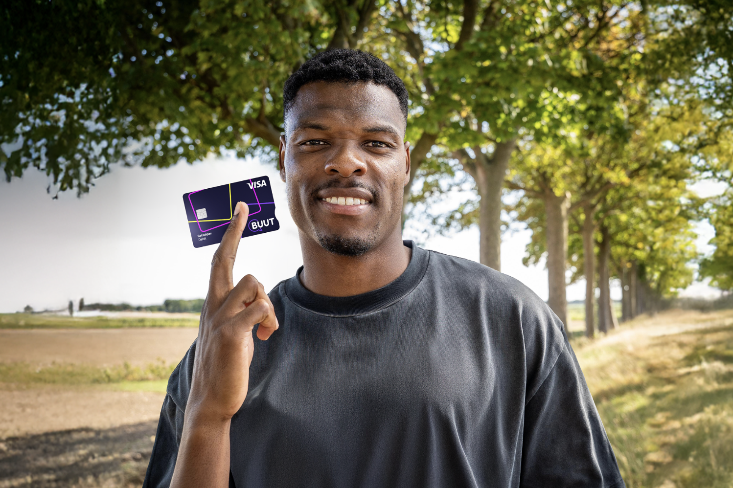 Denzel Dumfries nieuwe ambassadeur BUUT om jongeren financieel bij te scholen