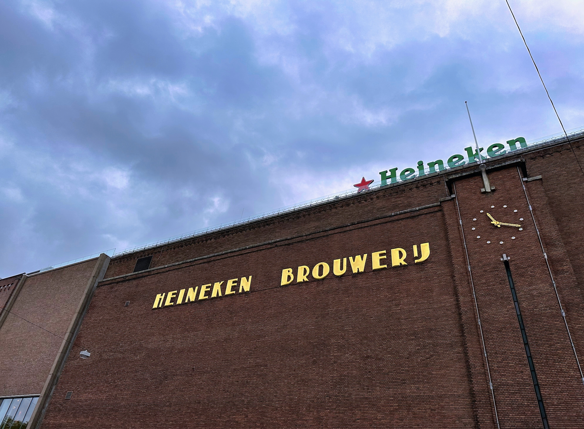 Heineken schrapt wederom honderden banen vanwege digitalisering