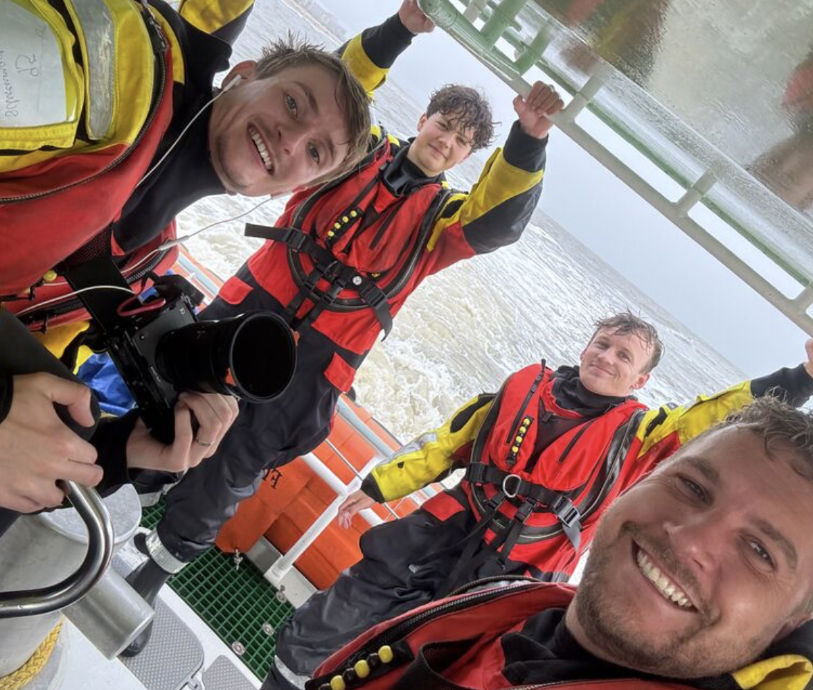 KNRM duikt samen met Govert Sweep in wereld van redders op zee