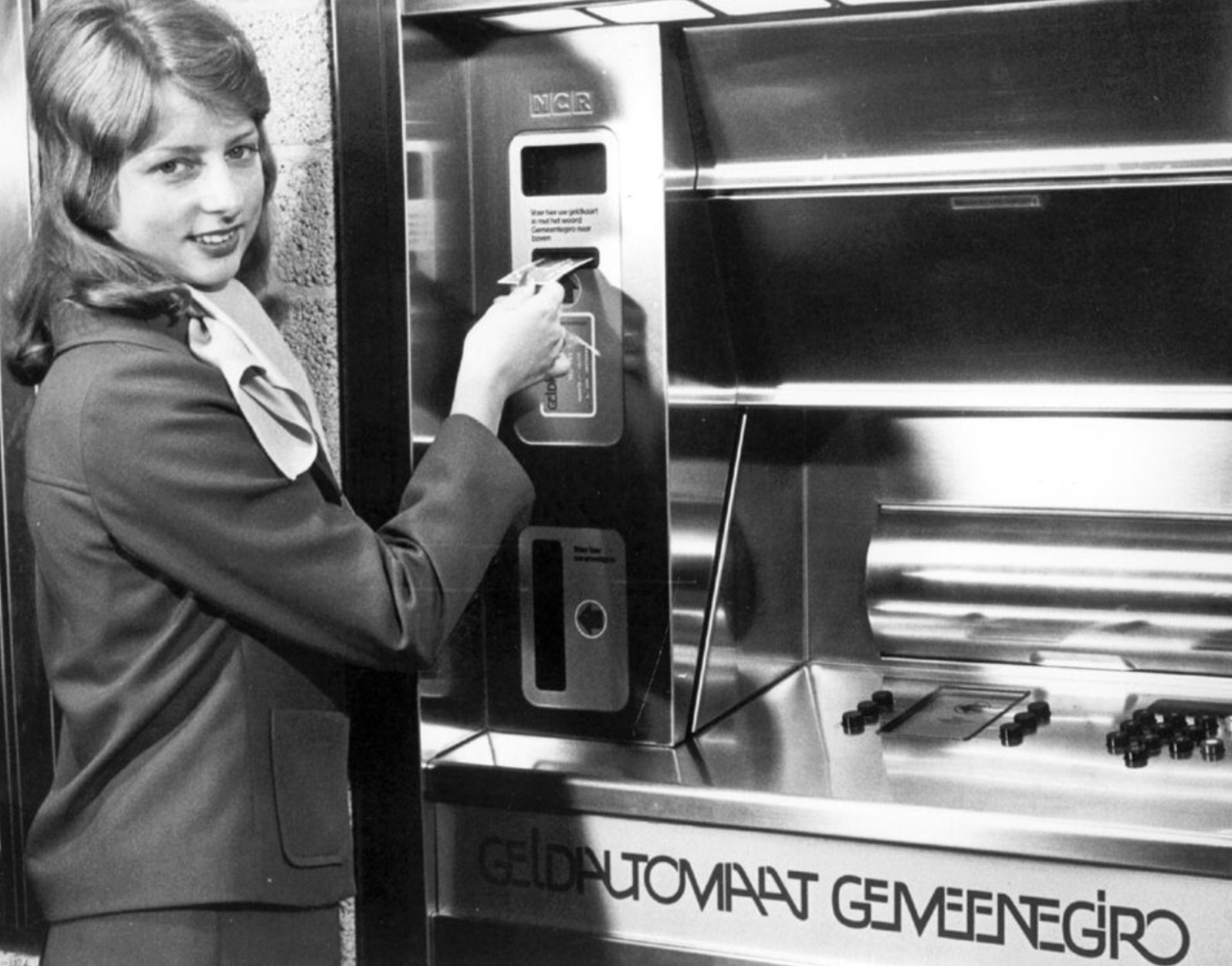 ING komt met vernieuwde betaalpas na 40 jaar pinnen