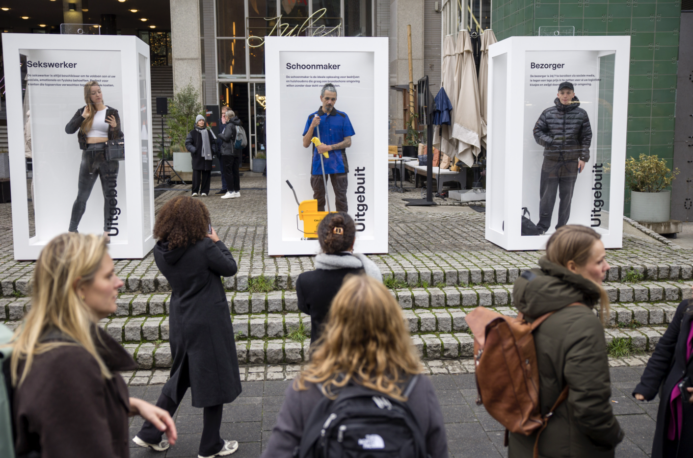  Roorda en Comensha roepen op om mensenhandel uit te sluiten