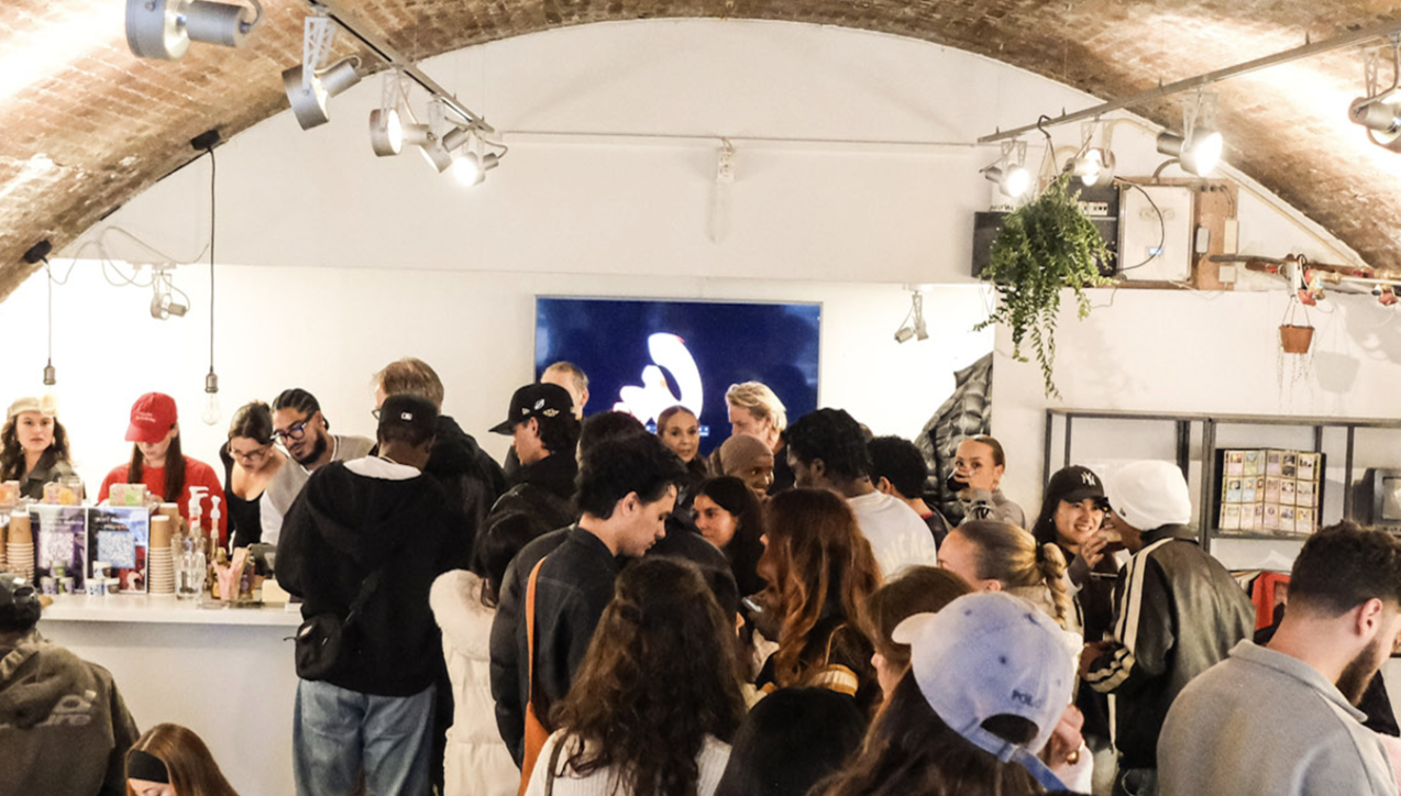 AWOL opent pop-up café voor rebranding presentatie 