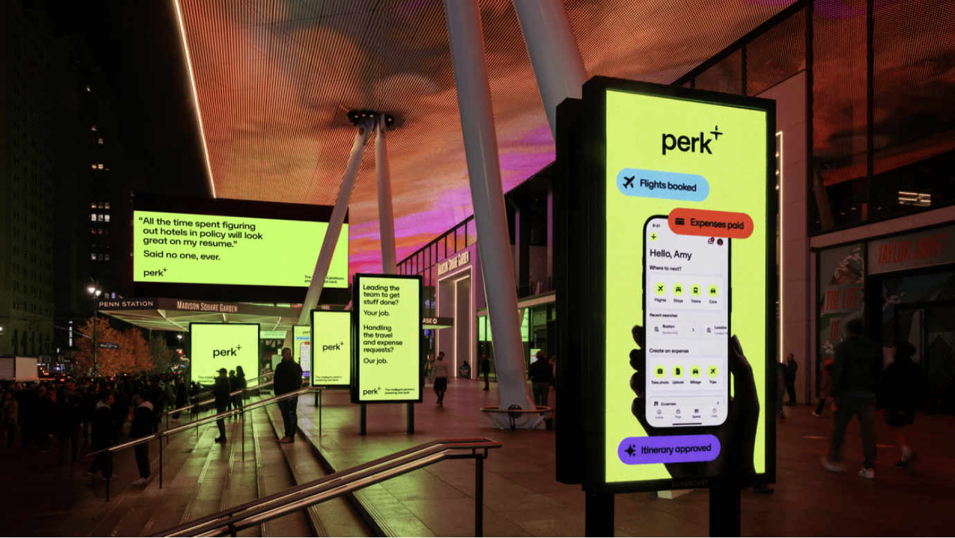 Perk stelt shadow work in nieuwe OOH-campagne aan de kaak