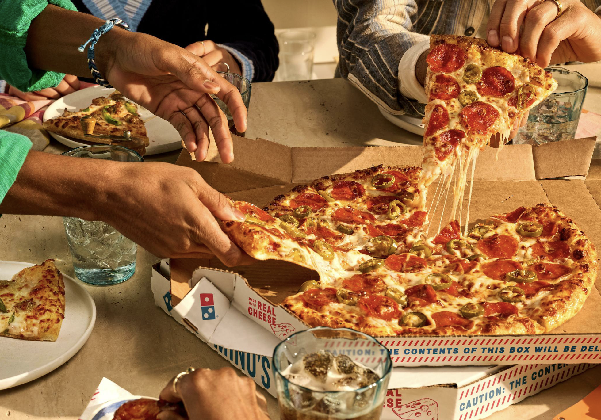 Domino's kiest na pr-pitch voor Team Lewis