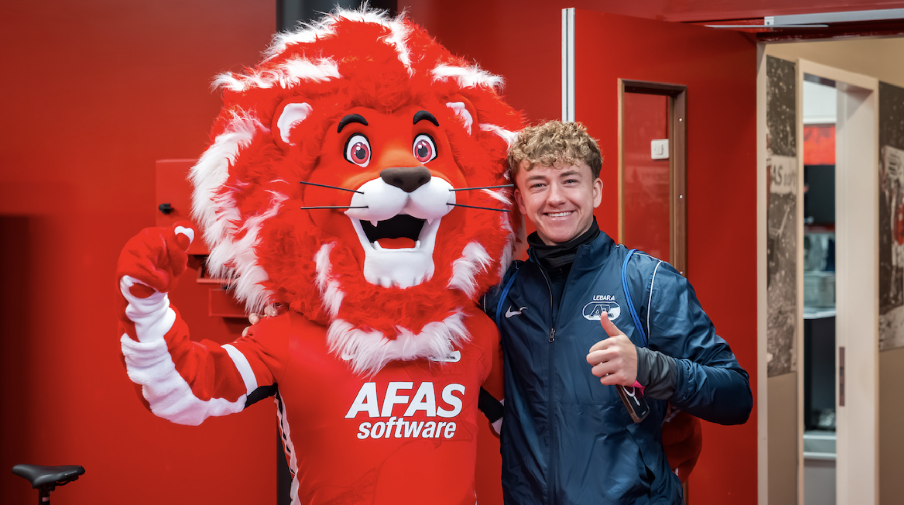 Mascotte Victor de Leeuw nieuw gezicht AZ 