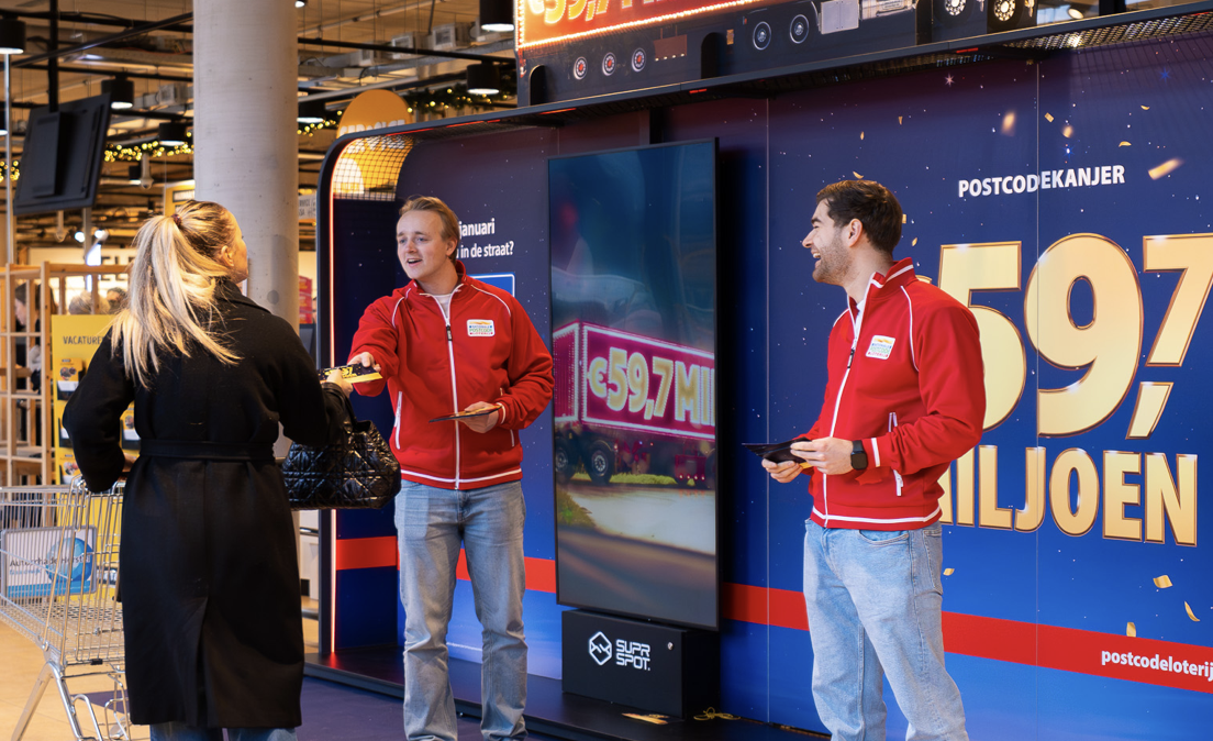 Bauer Media Outdoor kondigt eerste SUPR Spot inzet aan met de Postcode Loterij