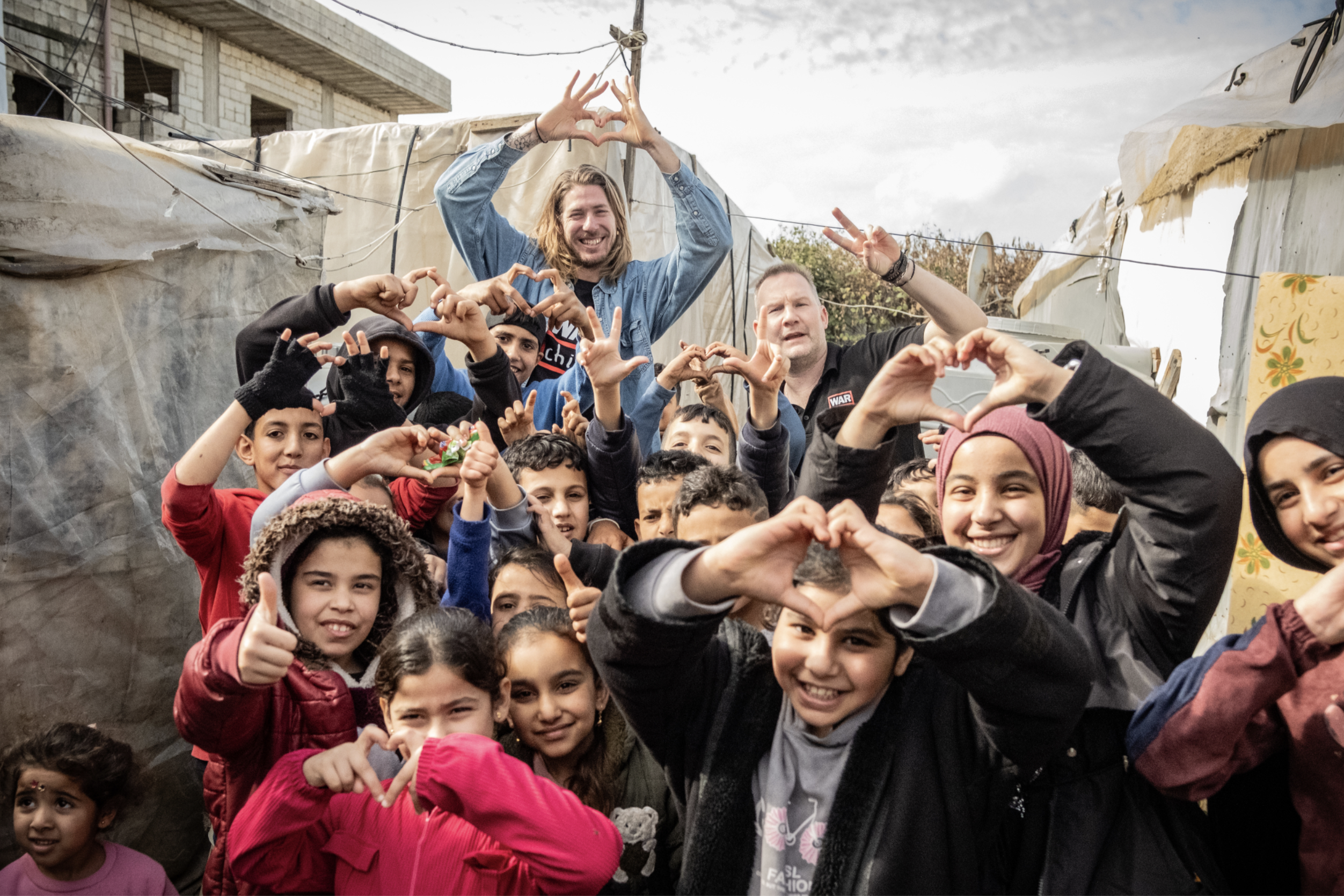 Frank van der Lende reist in stilte met War Child Nederland naar Libanon