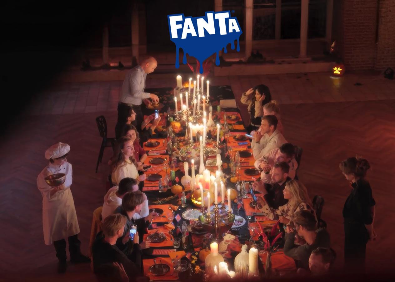 Fanta verrast influencers met onvoorspelbare Halloween-ervaring