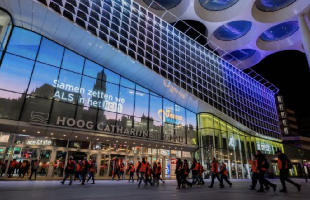 Duizenden deelnemers halen in 5 jaar ruim 5 miljoen euro op tijdens ALS Sunrise Walk