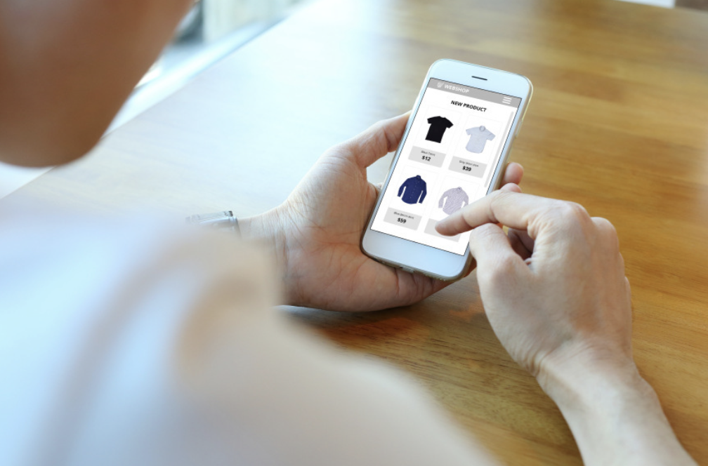 Meer online productaankopen, minder uitgaven aan reizen en evenementen in 2025