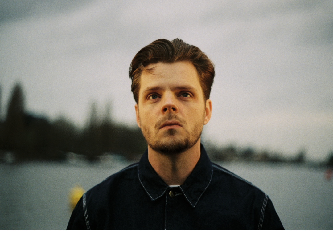 Benjamin releaset EP 'Donkerblauw' en treedt op in Melkweg