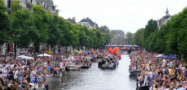 Amazon en Facebook nemen afstand van Amsterdam Pride
