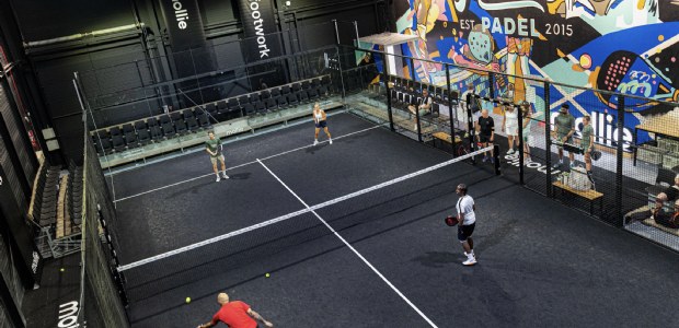 Mollie en Peakz Padel slaan handen ineen voor meer slagkracht op én naast de baan