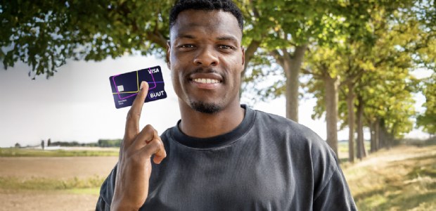 Denzel Dumfries nieuwe ambassadeur BUUT om jongeren financieel bij te scholen