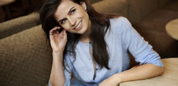 Actrice Elise Schaap presenteert prijsuitreiking Mercurs 2025