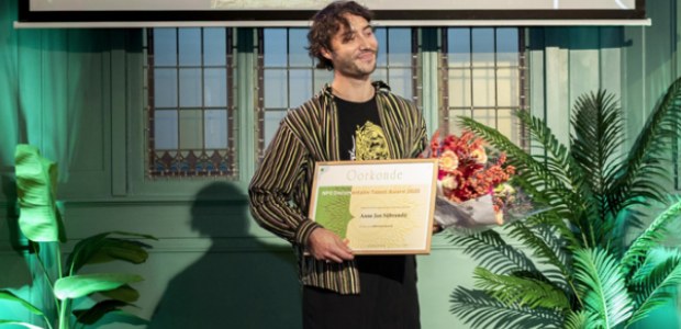 Aku-Ik van Anne Jan Sijbrandij wint NPO Documentaire Talent Award tijdens IDFA