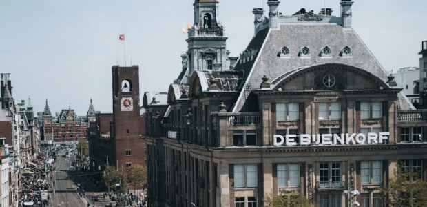 De Bijenkorf snijdt in personeelsbestand