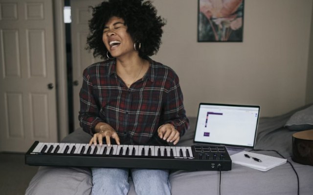 BAM! Artiestenmonitor legt mentale klachten en AI-zorgen bloot 