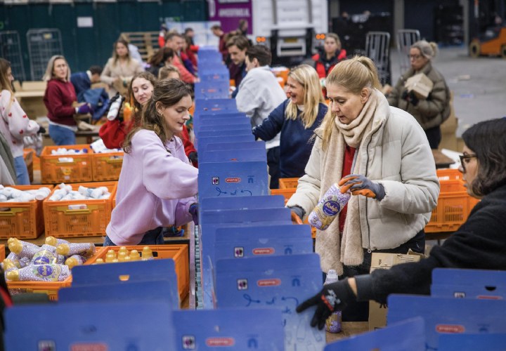 Unilever en Kruidvat doneren 5.000 pakketten aan Armoedefonds