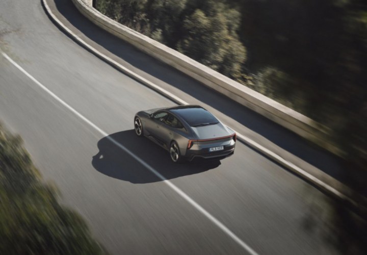 Polestar rijdt bezoekers TEFAF Maastricht rond