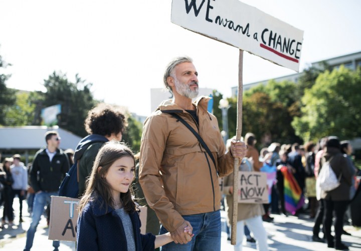 Toekomstpessimisme groeit, Nederlander zoekt houvast in vertrouwde kringen