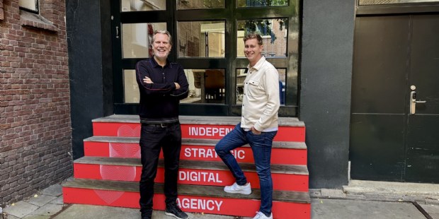 “Wie in 2025 nog denkt dat branding en performance marketing gescheiden werelden zijn, loopt achter”