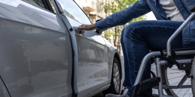 Bolt Assist helpt mensen met beperkte mobiliteit op weg 