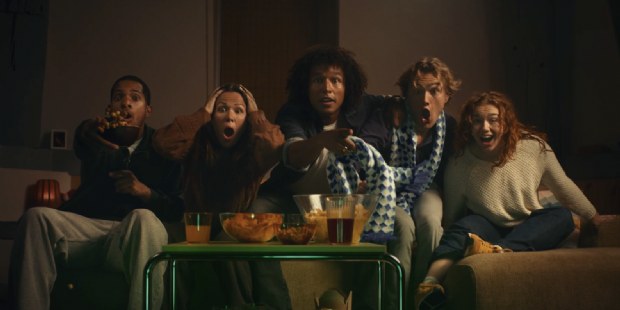 Kansspelautoriteit trapt campagne af tegen 'betjes' op voetbalwedstrijden