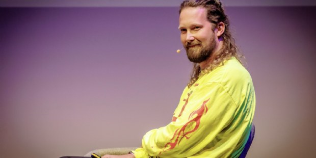 Nieuwe CreativeNL Thought Leader Niek Pulles gelanceerd met film over ‘creative weirdness’