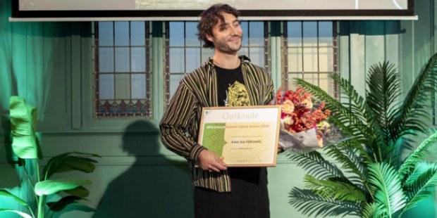 Aku-Ik van Anne Jan Sijbrandij wint NPO Documentaire Talent Award tijdens IDFA